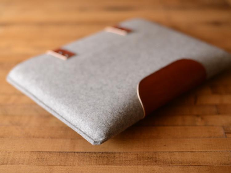 Minimal MacBook Sleeve Gray Felt / Tan Leather